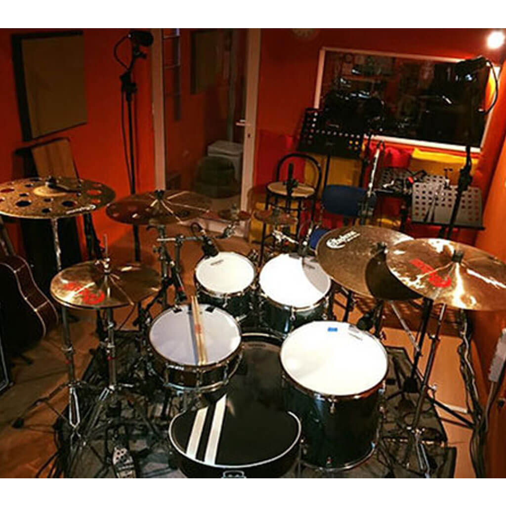 Batterista Gianluca Porro, corso Drum Recordings Puglia